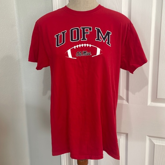 U of M T-shirt Ole Miss rebels football Russell university of Mississippi red M - Picture 1 of 7